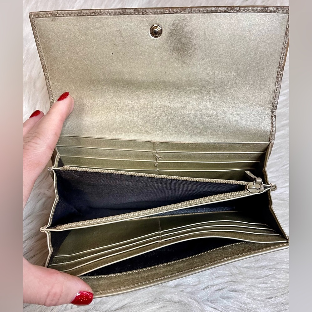 Authentic GUCCI Monogram GG wallet without the off brand chain. - Picture 13 of 16